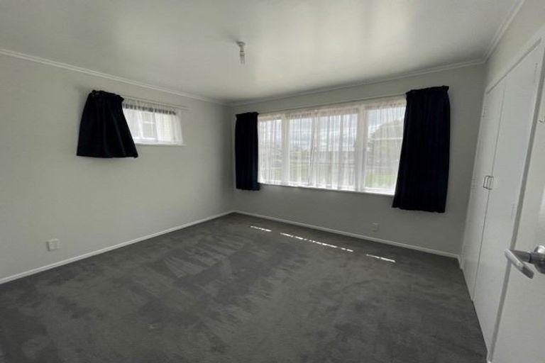 Photo of property in 60 St Leonards Road, Kelston, Auckland, 0602