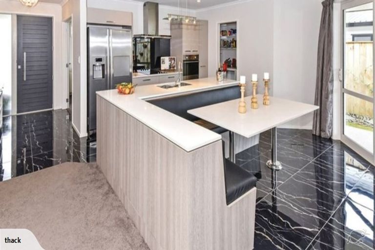 Photo of property in 9 Tongeren Square, Karaka, Papakura, 2113