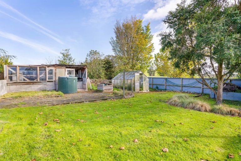 Photo of property in 12 Mccaughan Street, Browns, Winton, 9781