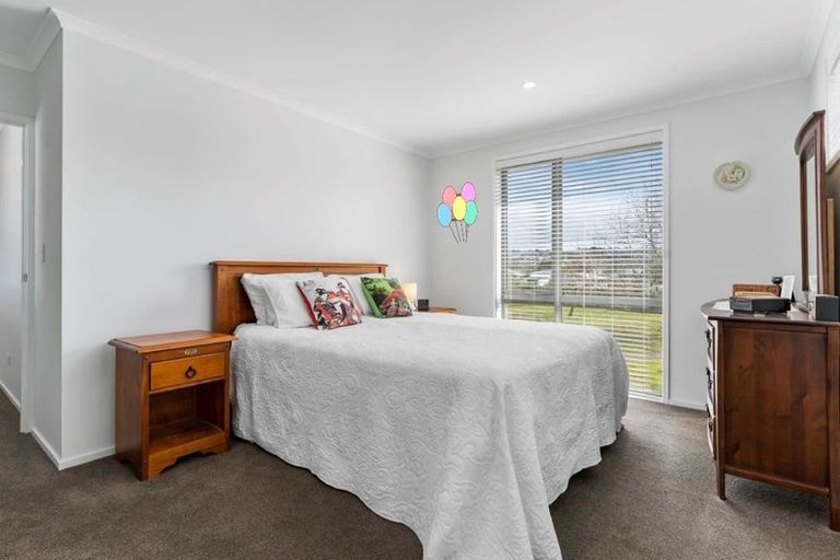 Photo of property in 77a Riverside Road, Orewa, 0931