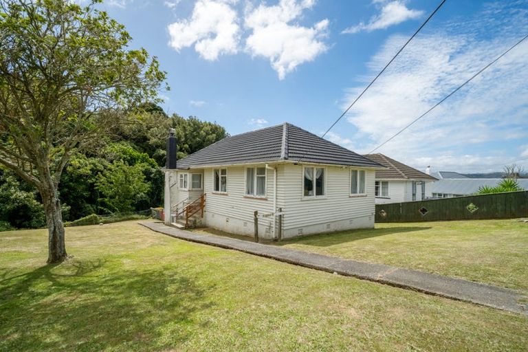 Photo of property in 12 Ngahue Crescent, Elsdon, Porirua, 5022