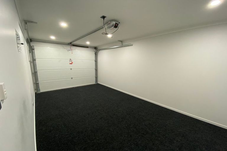 Photo of property in 2/72 Howe Street, Howick, Auckland, 2014