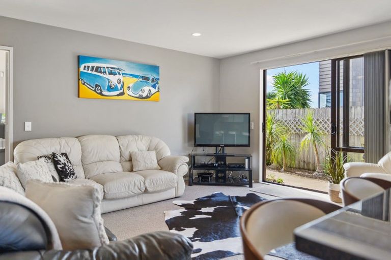 Photo of property in 30 Pine Harbour Parade, Beachlands, Auckland, 2018