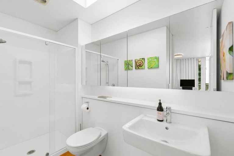 Photo of property in 120b Pioneer Road, Moturoa, New Plymouth, 4310