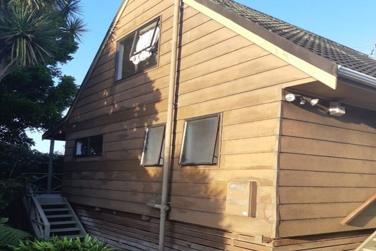 Photo of property in 3/13 Aorangi Place, Birkenhead, Auckland, 0626