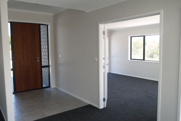 Photo of property in 22 Lacebark Drive, Kinloch, Taupo, 3377