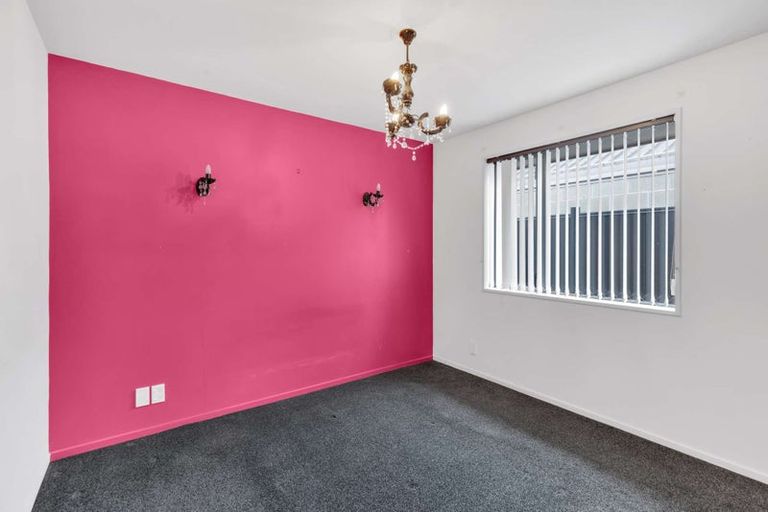 Photo of property in 1/123 Sawyers Arms Road, Northcote, Christchurch, 8052
