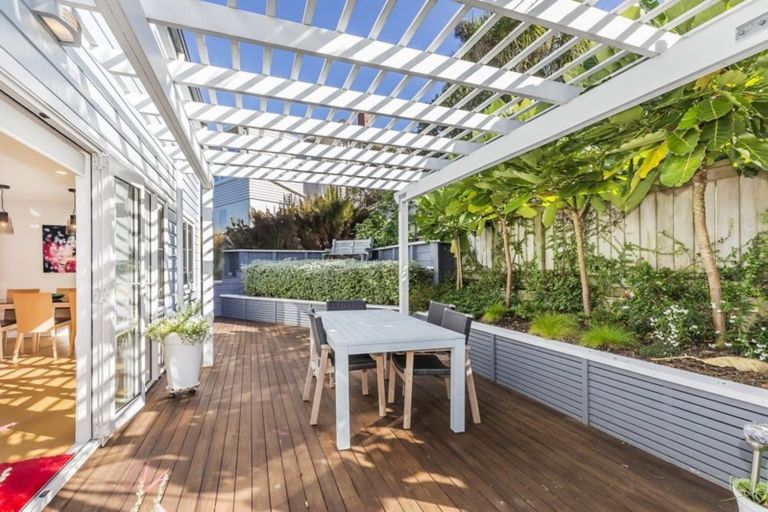 Photo of property in 30a Mandalay Terrace, Khandallah, Wellington, 6035