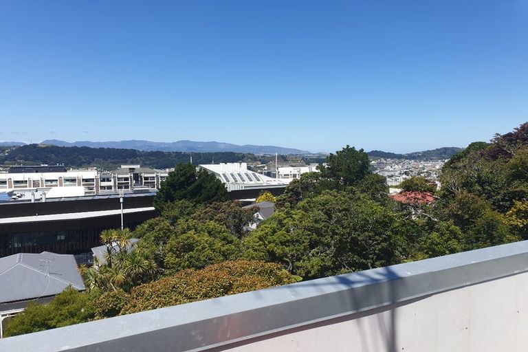 Photo of property in 25 Central Terrace, Kelburn, Wellington, 6012