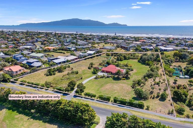 Photo of property in 47 Rutherford Drive, Waikanae Beach, Waikanae, 5036
