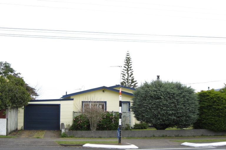 Photo of property in 174 Mangorei Road, Merrilands, New Plymouth, 4312