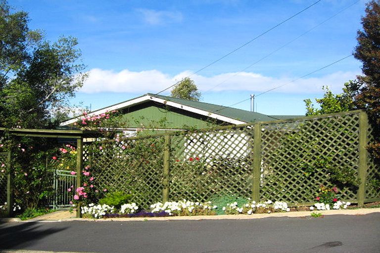 Photo of property in 11 Larkins Street, Helensburgh, Dunedin, 9010