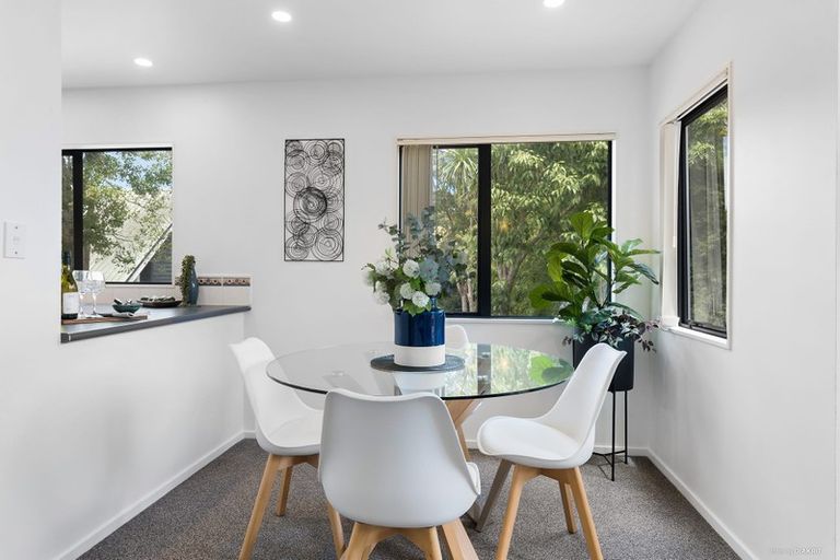 Photo of property in 15a Tallington Crescent, Torbay, Auckland, 0630