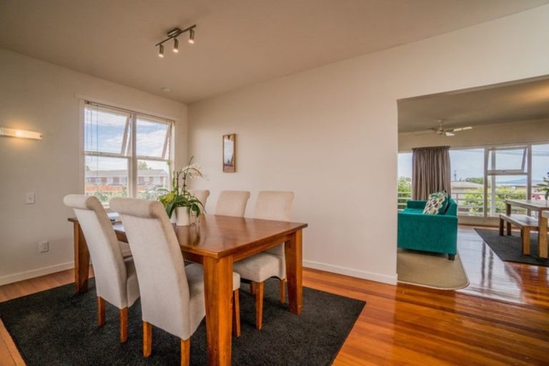 Photo of property in 281 Te Atatu Road, Te Atatu South, Auckland, 0610