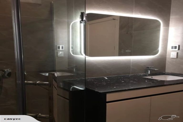 Photo of property in 18 Rathmullen Place, Pinehill, Auckland, 0632