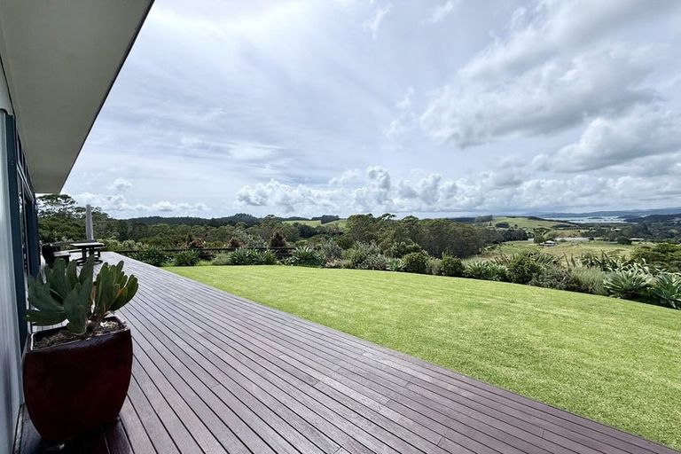 Photo of property in 157 Tui Glen Road, Haruru, 0204