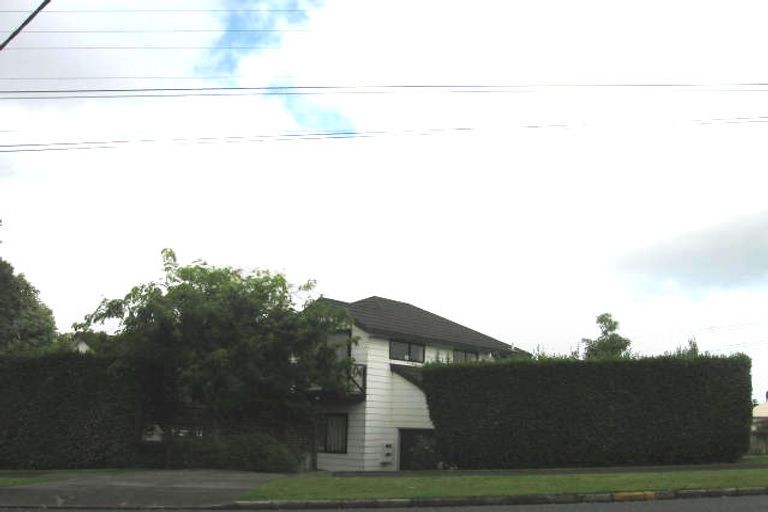 Photo of property in 1/122 Woodglen Road, Glen Eden, Auckland, 0602