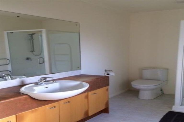 Photo of property in 2/11 Carniew Place, Dannemora, Auckland, 2016