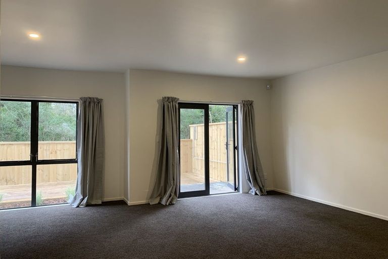 Photo of property in 17 Sun Place, Henderson, Auckland, 0612