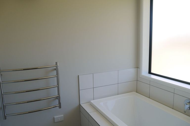 Photo of property in 22 Lacebark Drive, Kinloch, Taupo, 3377