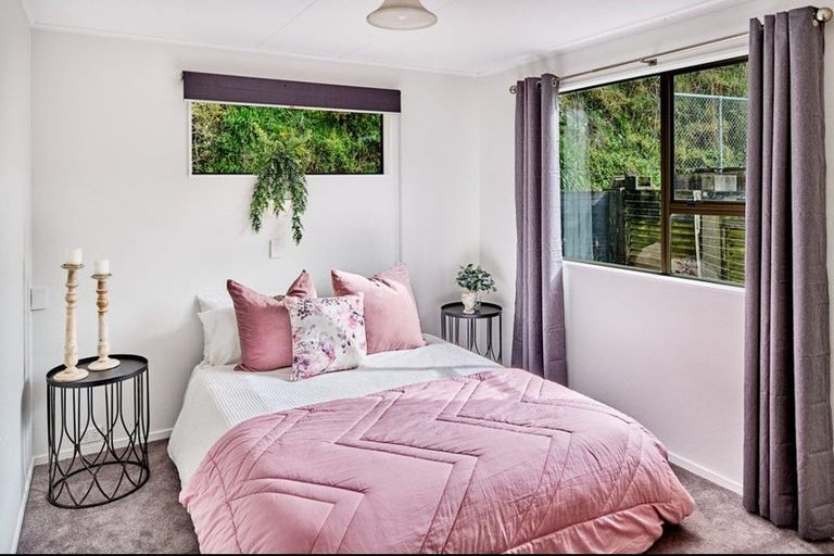 Photo of property in 27 Old Coach Road, Johnsonville, Wellington, 6037