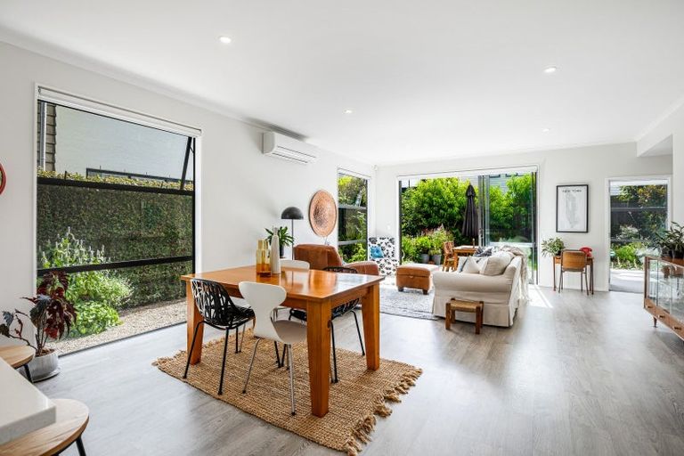 Photo of property in 16 Sacred Kingfisher Road, Hobsonville, Auckland, 0616