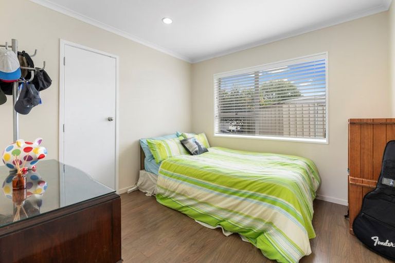 Photo of property in 2/25 Lyren Place, Half Moon Bay, Auckland, 2012