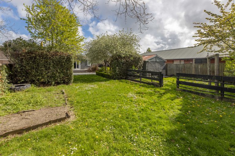 Photo of property in 15 Moreland Avenue, Papanui, Christchurch, 8053