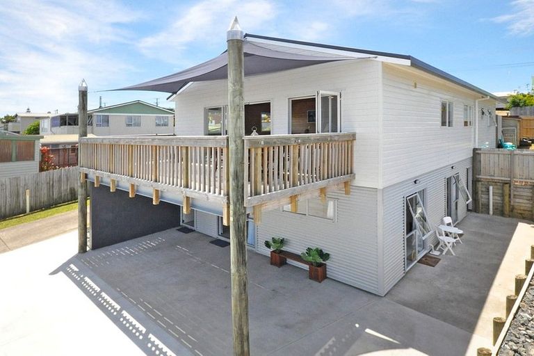 Photo of property in 37 Shakespear Road, Army Bay, Whangaparaoa, 0930