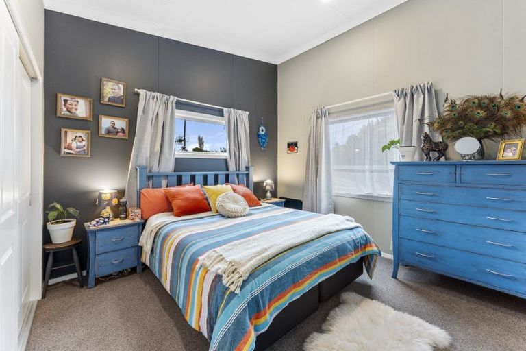 Photo of property in 17 John Street, Stokes Valley, Lower Hutt, 5019