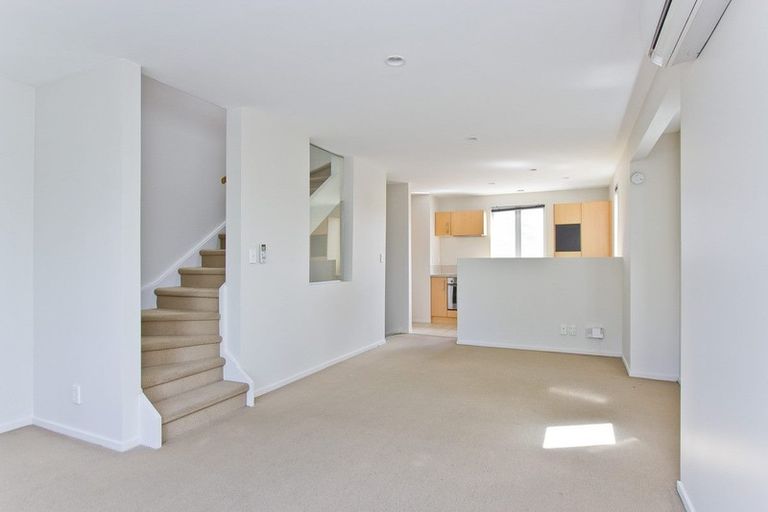 Photo of property in 433a West Coast Road, Glen Eden, Auckland, 0602