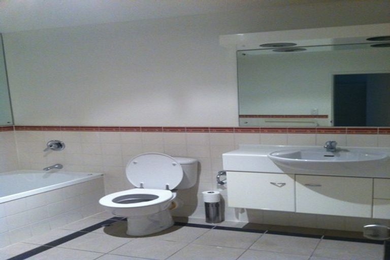 Photo of property in Admiralty Courts, 5/42 Marriner Street, Sumner, Christchurch, 8081