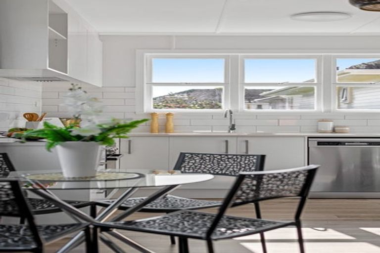 Photo of property in 65 Farquhar Road, Glendene, Auckland, 0602