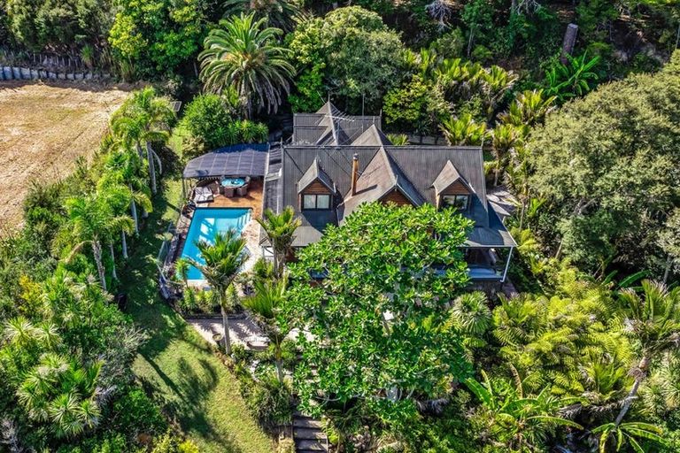 Photo of property in 287 Glenvar Road, Long Bay, Auckland, 0630