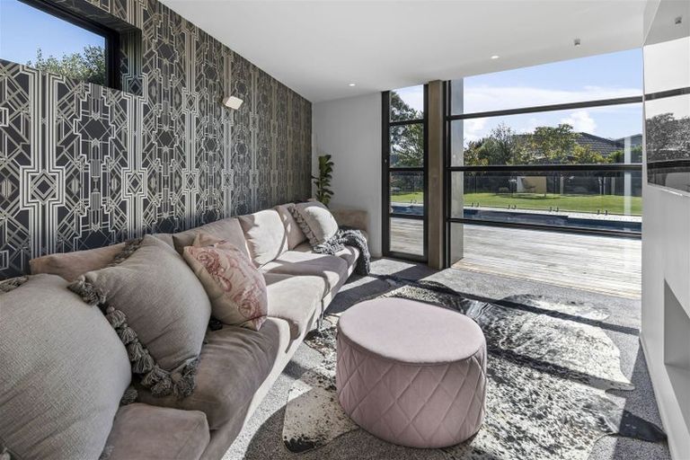 Photo of property in 9 Walnut Avenue, Strowan, Christchurch, 8052