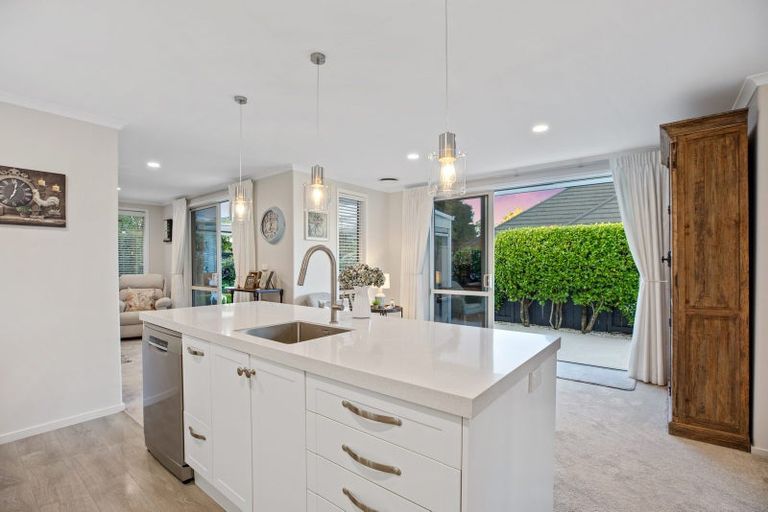 Photo of property in 17 Hansard Place, Bethlehem, Tauranga, 3110