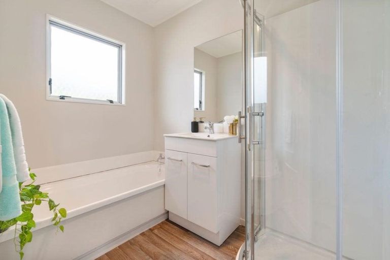 Photo of property in 2/25 Kervil Avenue, Te Atatu Peninsula, Auckland, 0610