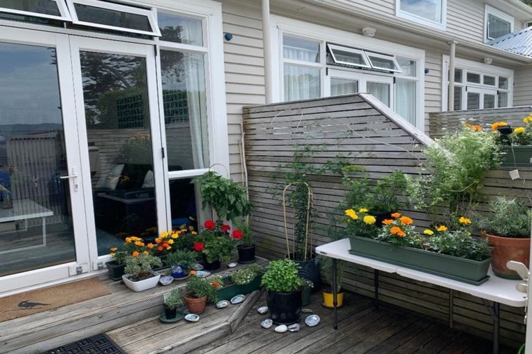 Photo of property in 8/231 Marine Parade, Seatoun, Wellington, 6022