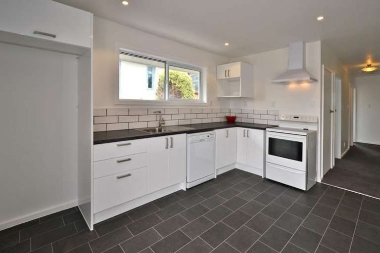 Photo of property in 2/261 Lake Terrace Road, Shirley, Christchurch, 8061