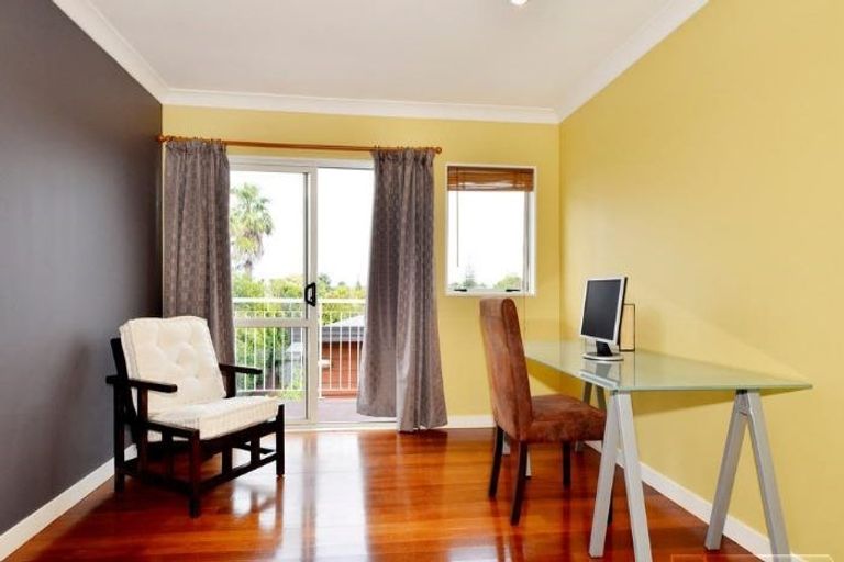 Photo of property in 79 Lake Road, Devonport, Auckland, 0622