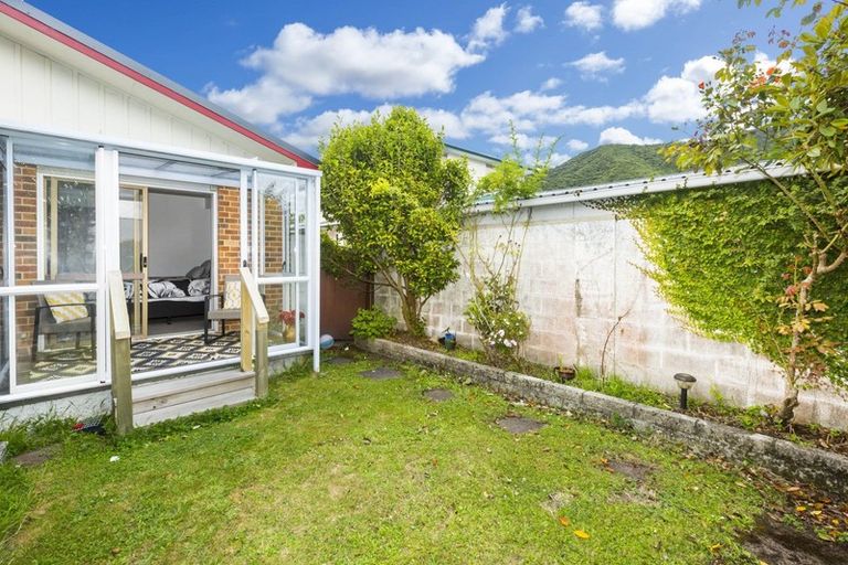 Photo of property in 9 Montana Road, Totara Park, Upper Hutt, 5018