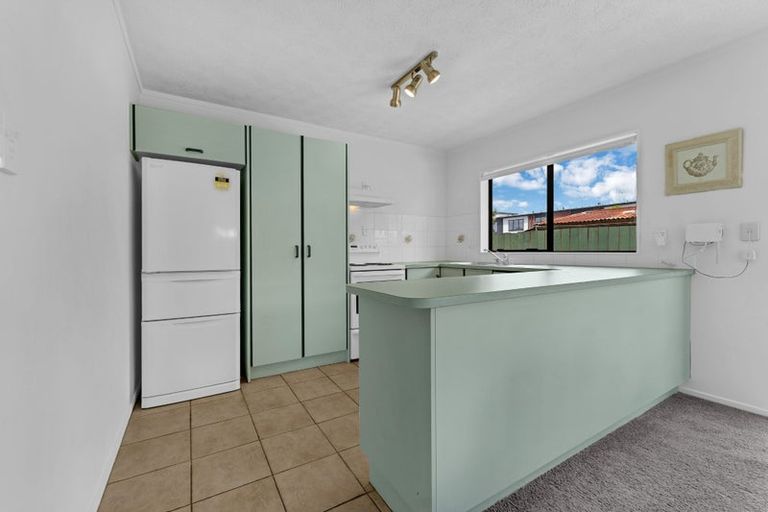 Photo of property in 8/39 Swanson Road, Henderson, Auckland, 0610