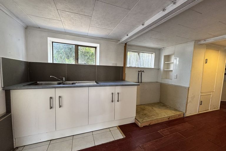 Photo of property in 71 Tirimoana Road, Te Atatu South, Auckland, 0602