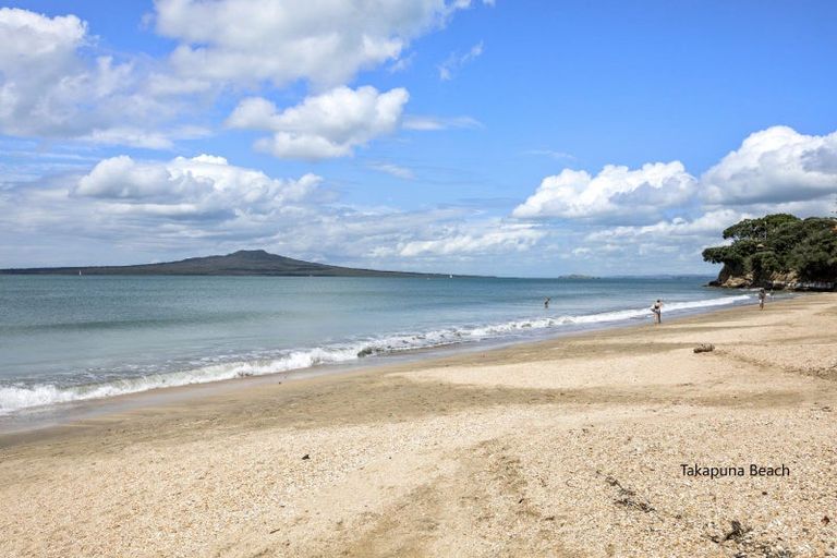 Photo of property in 2/13 Hororata Road, Hauraki, Auckland, 0622