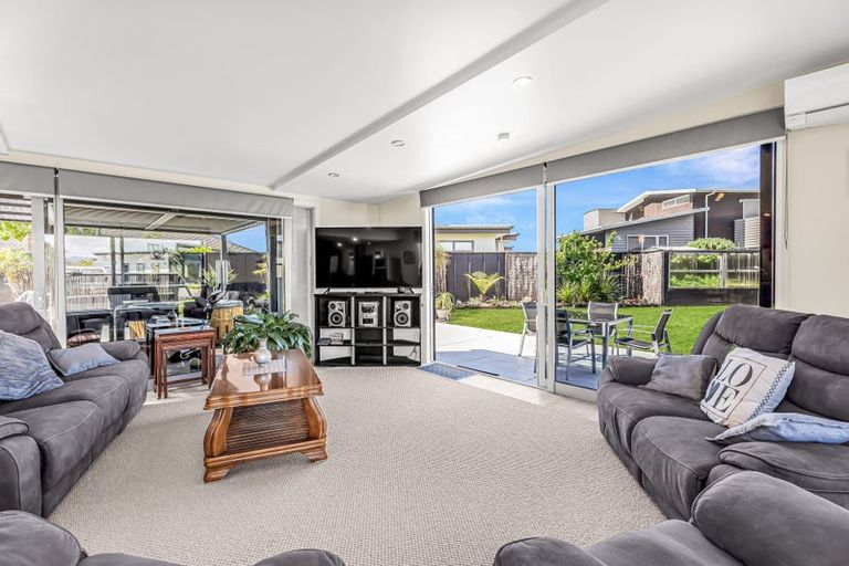 Photo of property in 7 Mermaid Place, Whitianga, 3510