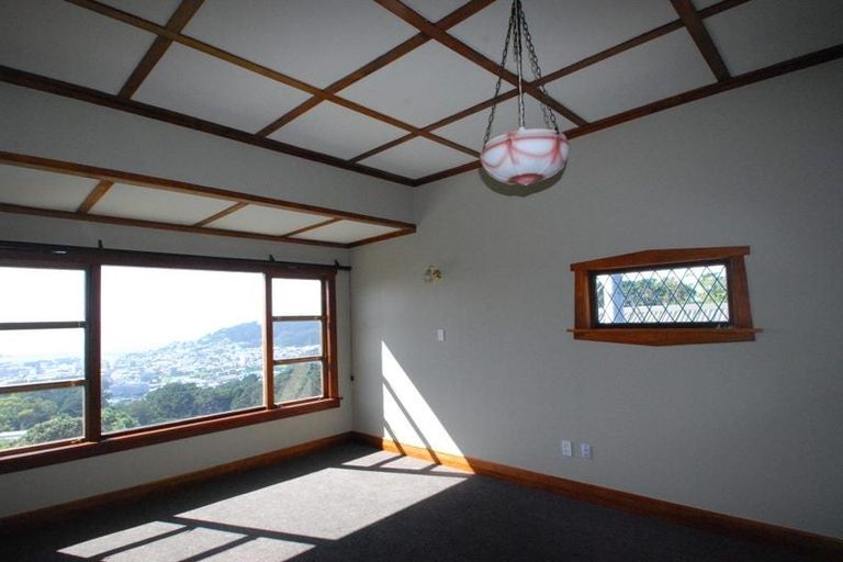 Photo of property in 18 Connaught Terrace, Brooklyn, Wellington, 6021