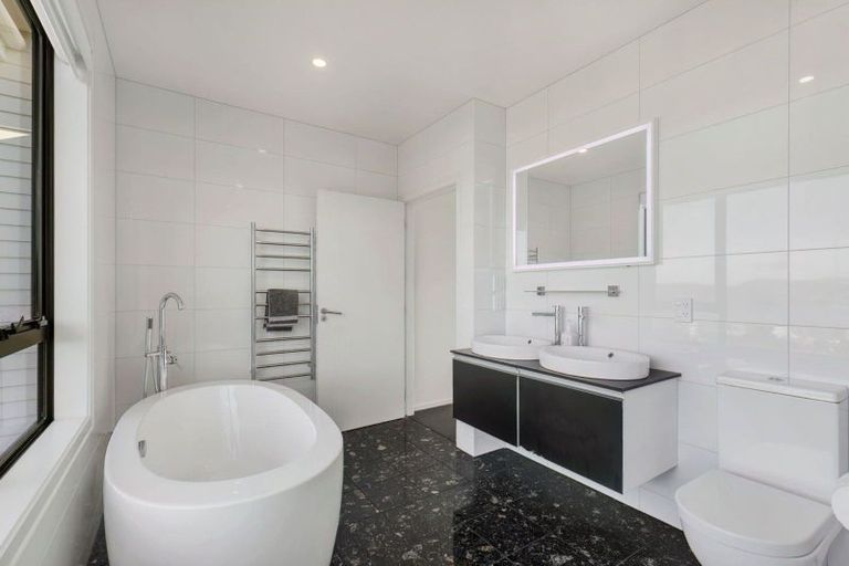 Photo of property in 8 The Track, Plimmerton, Porirua, 5026