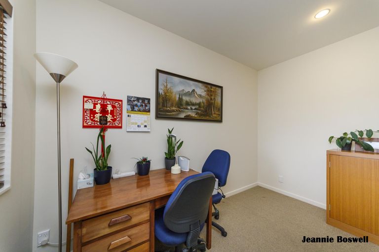 Photo of property in 26 Silkwood Place, Fitzherbert, Palmerston North, 4410
