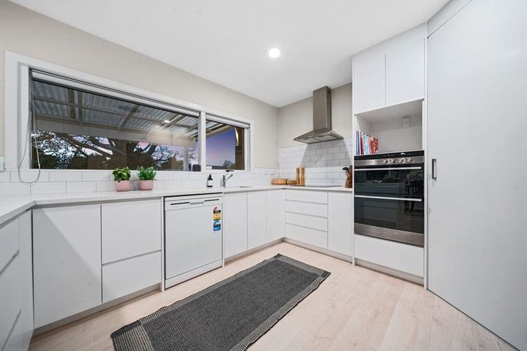 Photo of property in 6 Youngs Road, Papakura, 2110