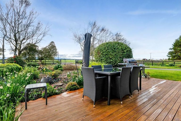 Photo of property in 2227 Skeet Road, Auroa, Hawera, 4678